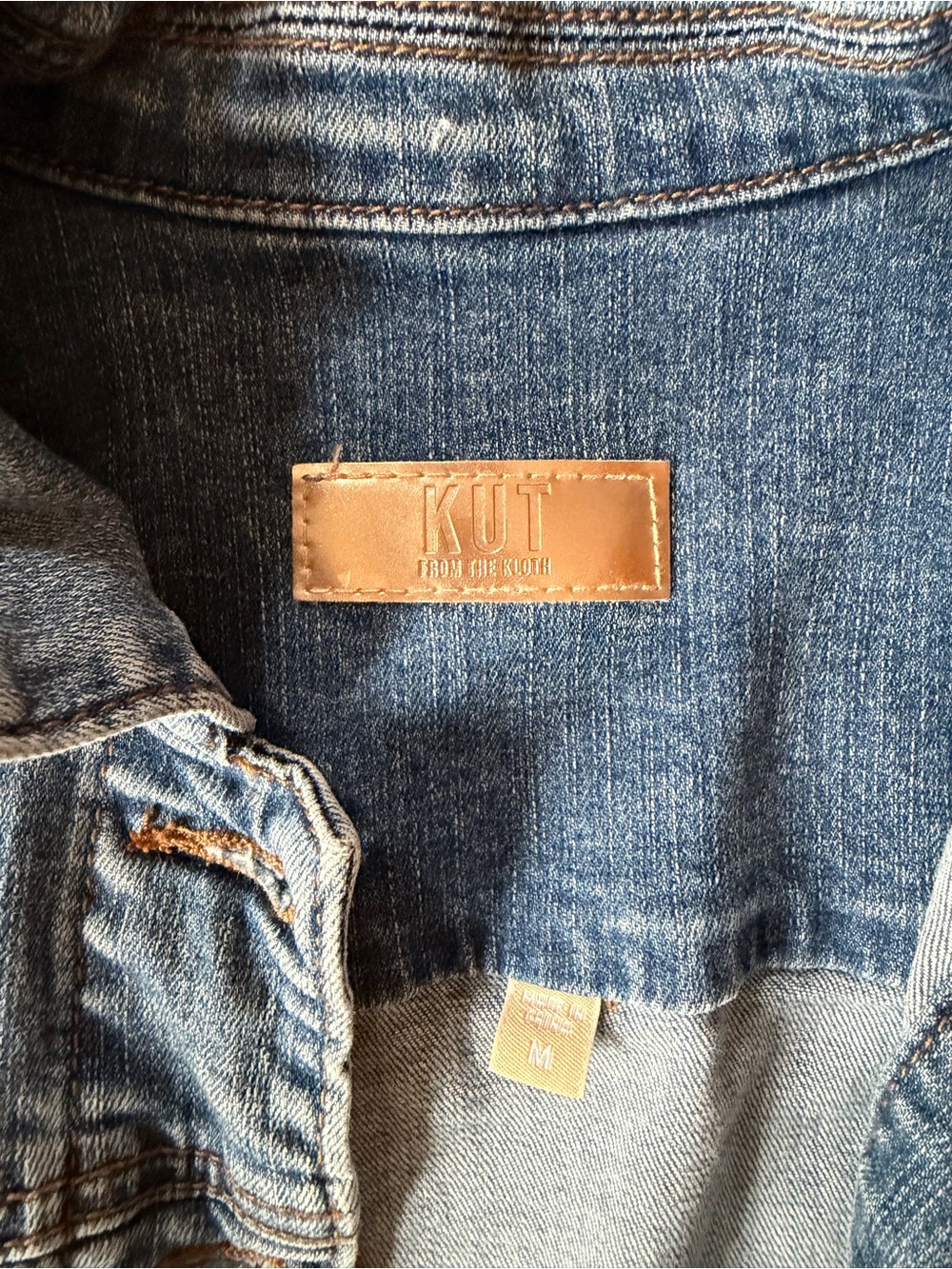 KUT from the Kloth Kara Denim Jacket Women's M Blue Frayed Hem - Picture 3 of 7